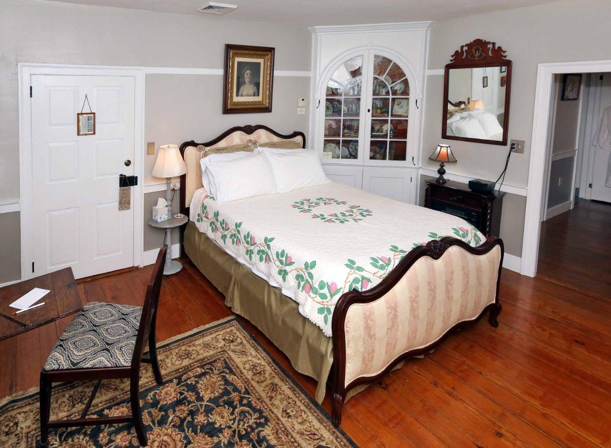 Hertzog Homestead Bed & Breakfast Ephrata Exteriör bild